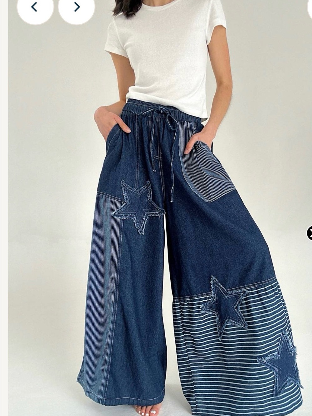 NWOT Mello Women's Dark Indigo Wide-Leg Star Patch Jeans
